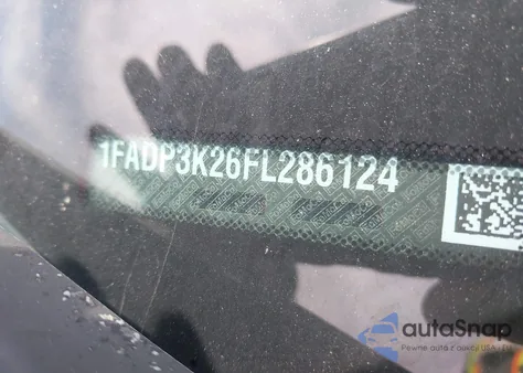 2015 Ford Focus Se z USA, uszkodzony, nr VIN 1FADP3K26FL286124